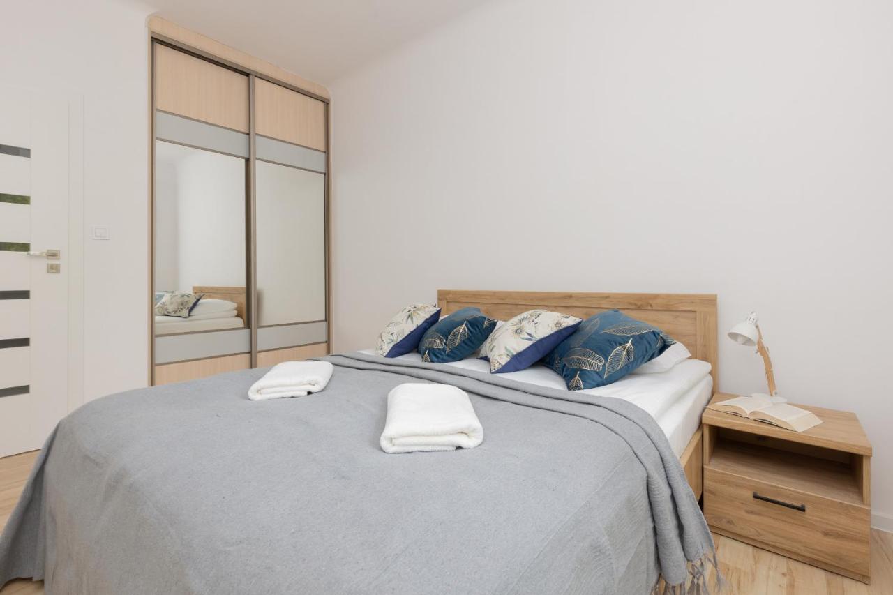 Bright Apartment Wola Near Metro Station By Noclegi Renters Varsovie Extérieur photo
