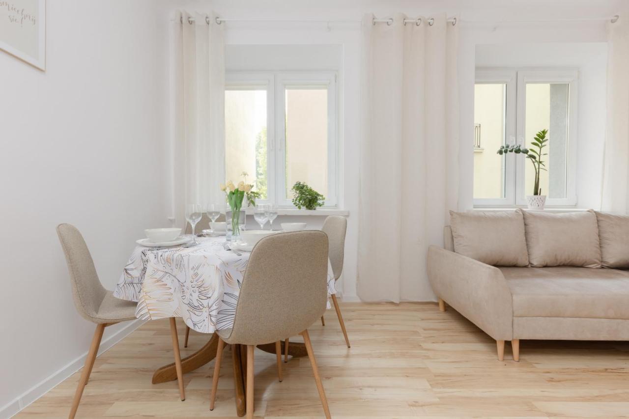 Bright Apartment Wola Near Metro Station By Noclegi Renters Varsovie Extérieur photo