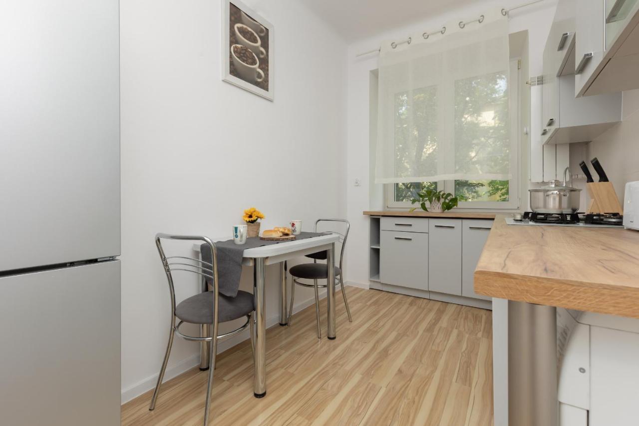 Bright Apartment Wola Near Metro Station By Noclegi Renters Varsovie Extérieur photo