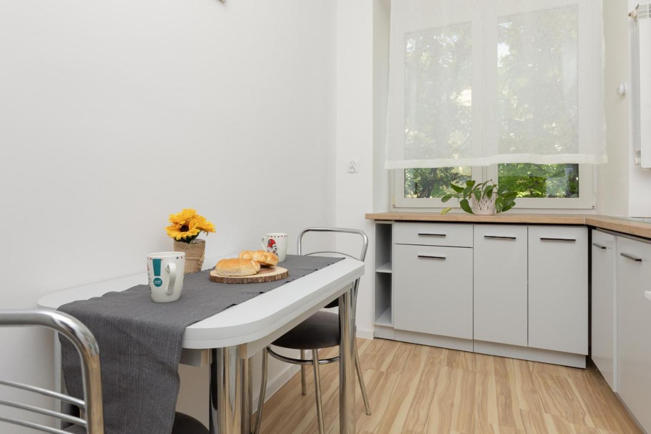 Bright Apartment Wola Near Metro Station By Noclegi Renters Varsovie Extérieur photo